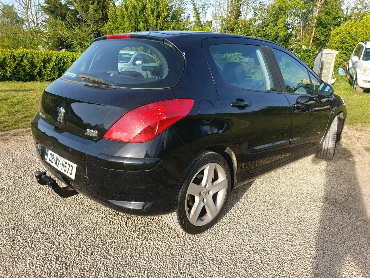 Car - Image 3
