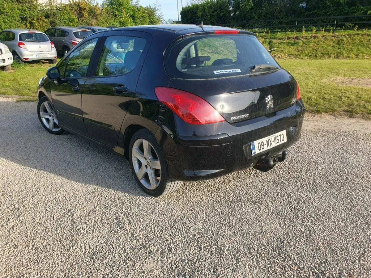 Car - Image 4