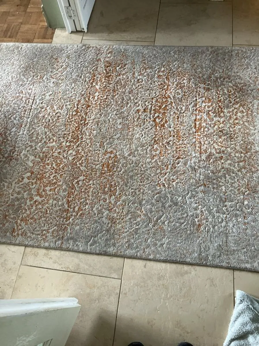 rug - Image 1