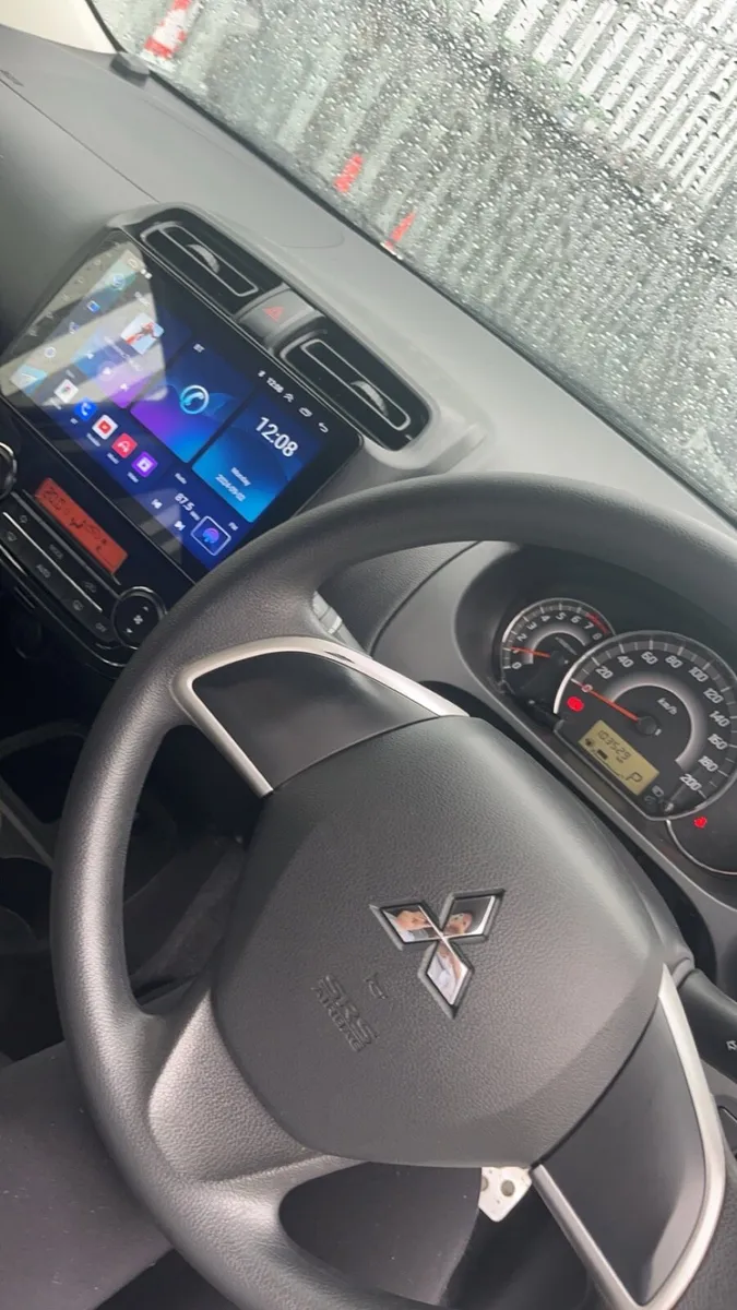 Car - Image 3