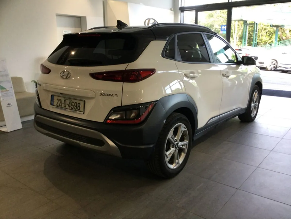 Hyundai Kona Executive TWO - Tone Roof Only 4 000 - Image 2