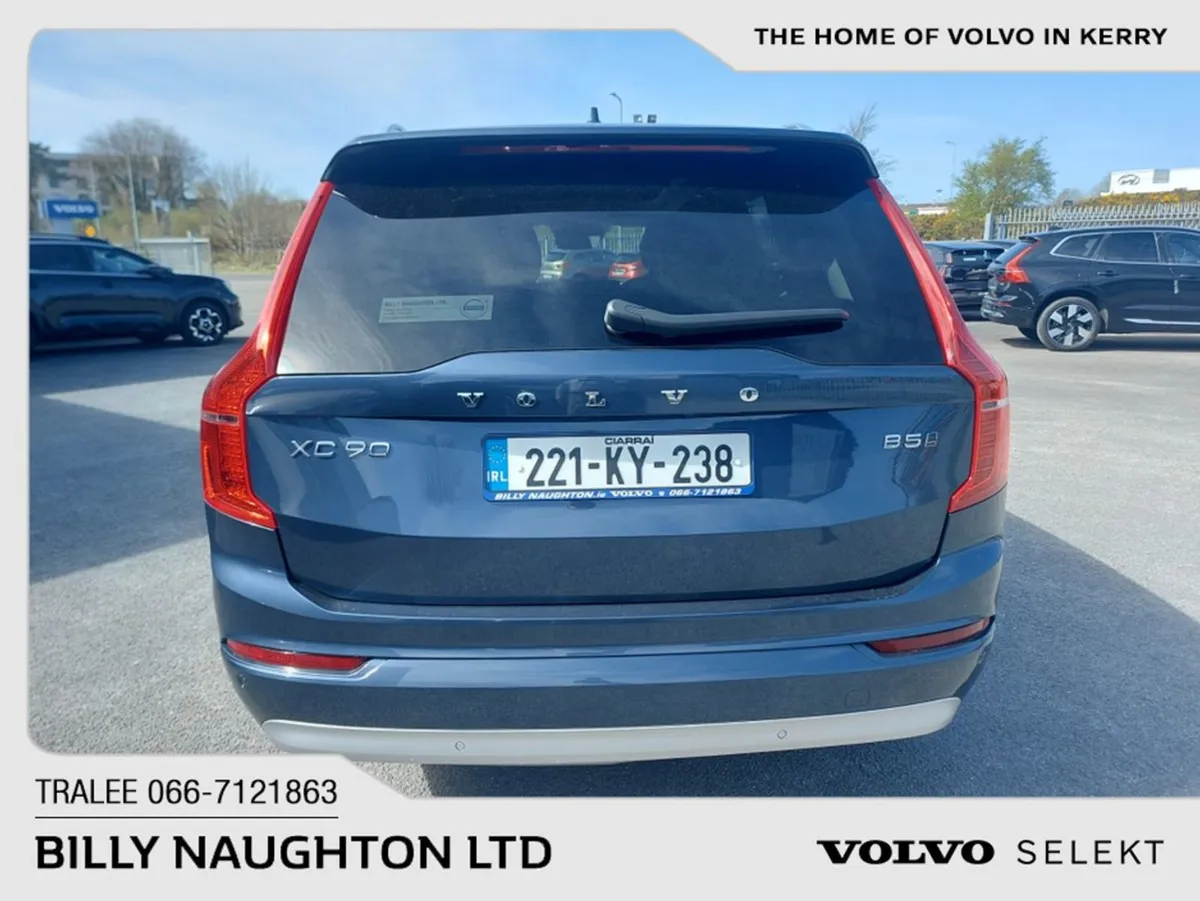 Volvo XC90 B5 D Momentum 5DR Auto - Image 4