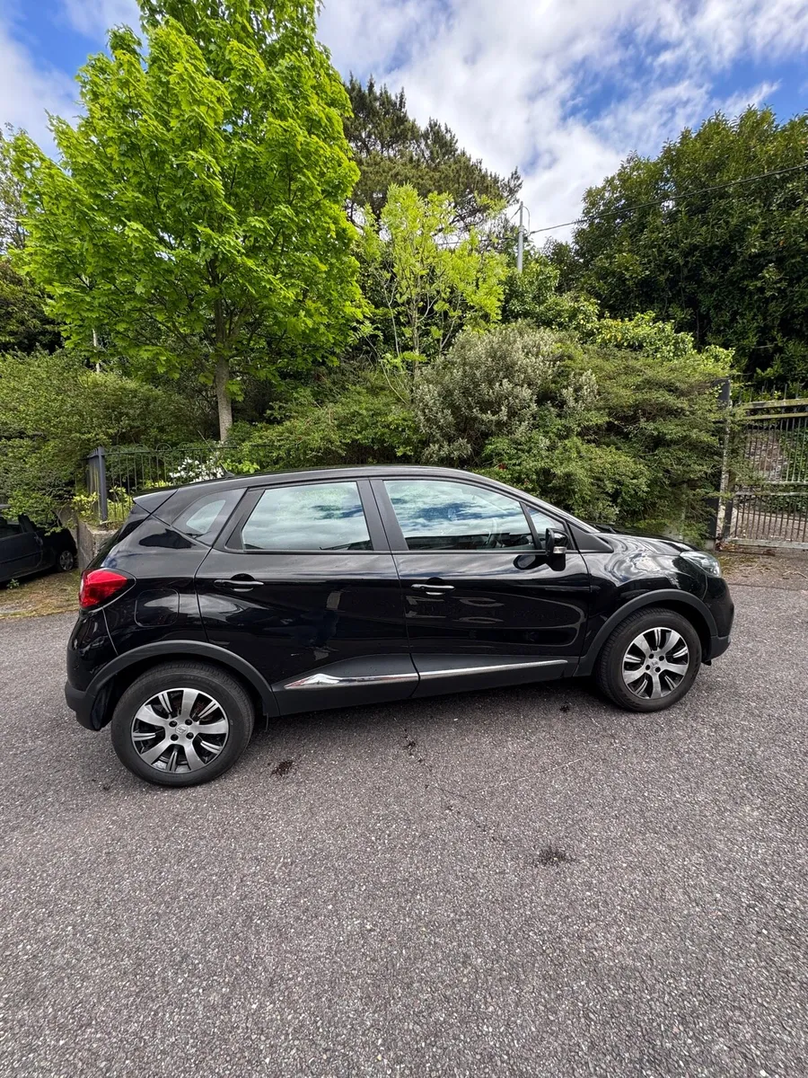 Renault Captur 2016- Excellent Condition - Image 3