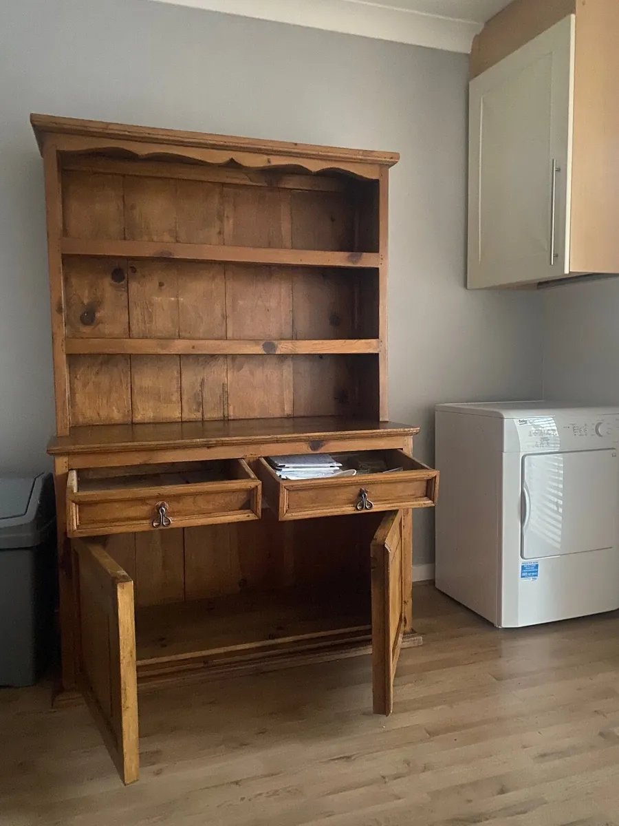 Dresser - Image 1
