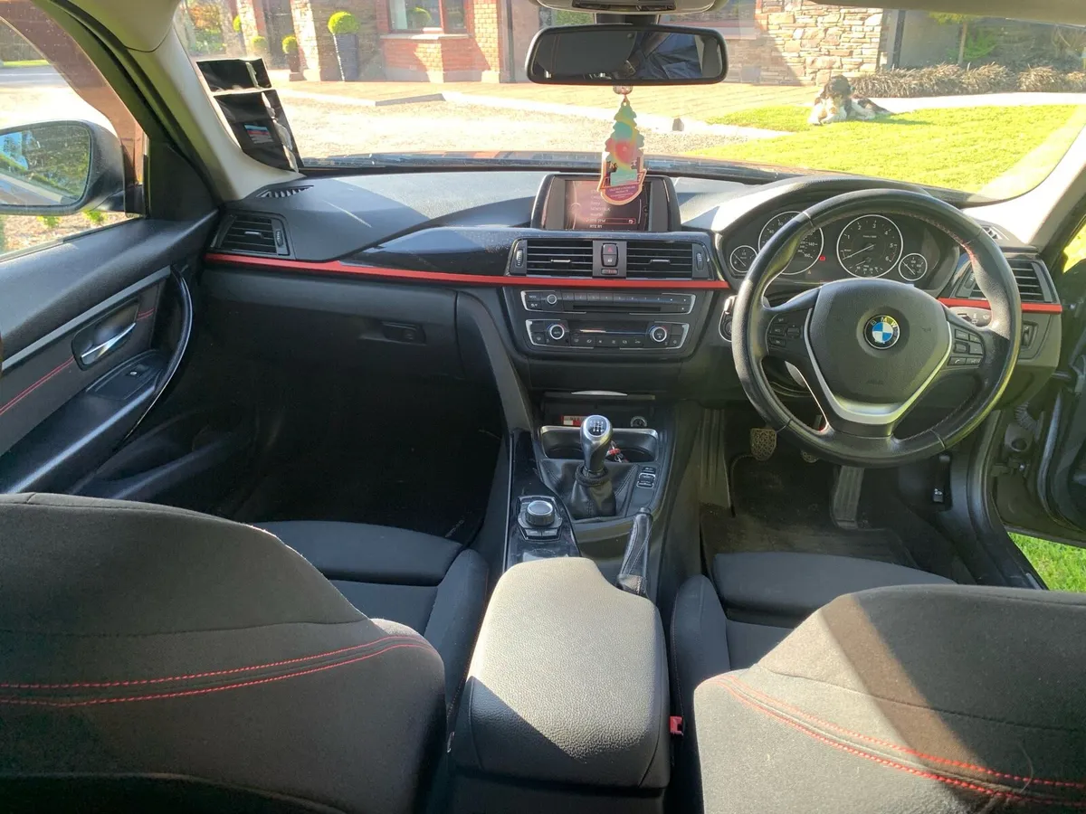 BMW 318d F30 - Image 4