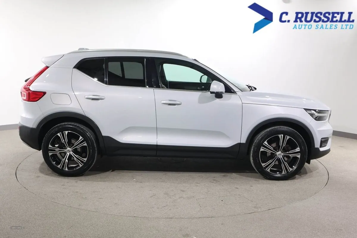Volvo XC40 Estate - Image 4
