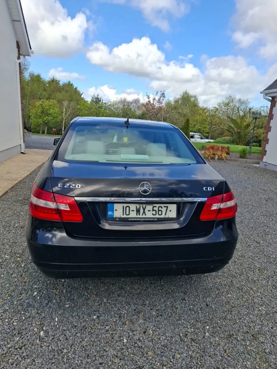 Mercedes E220 2010 - Image 4