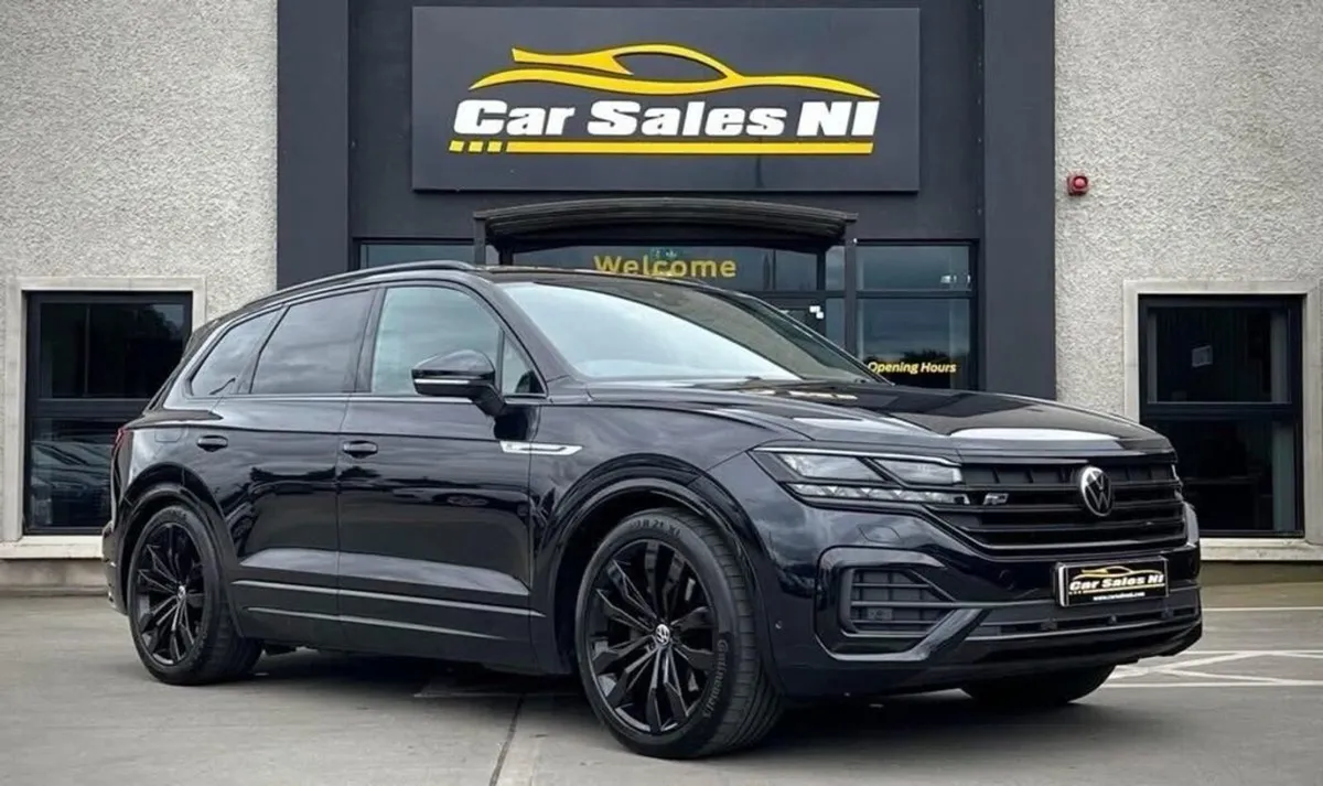 Volkswagen Touareg 3.0 TDI V6 Black Edition SUV 5 - Image 1