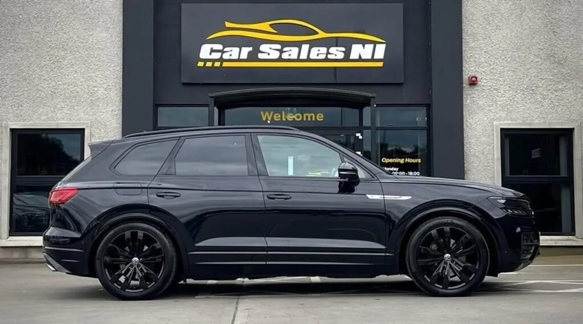 Volkswagen Touareg 3.0 TDI V6 Black Edition SUV 5 - Image 3
