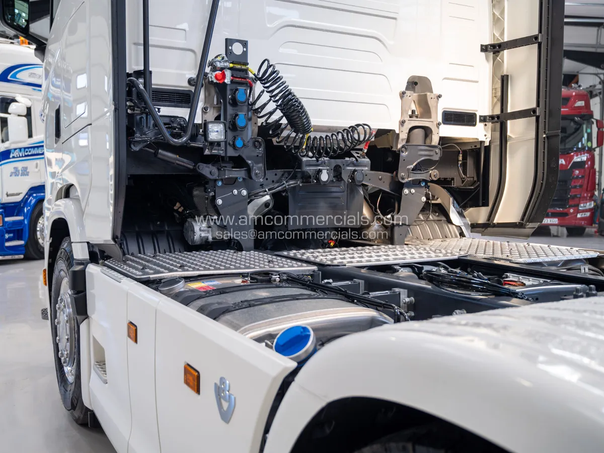 New 2025 Scania 770S V8 - 6X2 Twin Tag - PTO Prep - Image 4