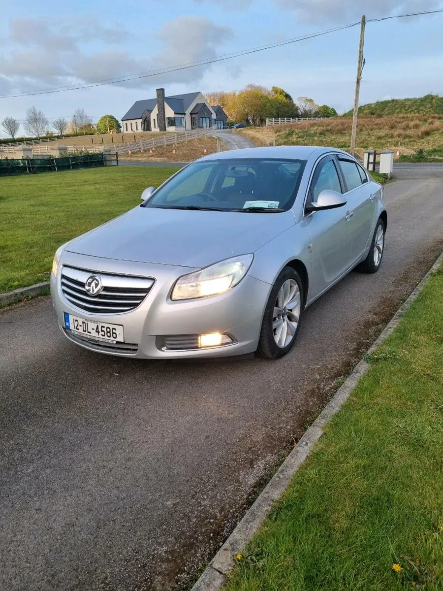 12 Vauxhall insignia - Image 1