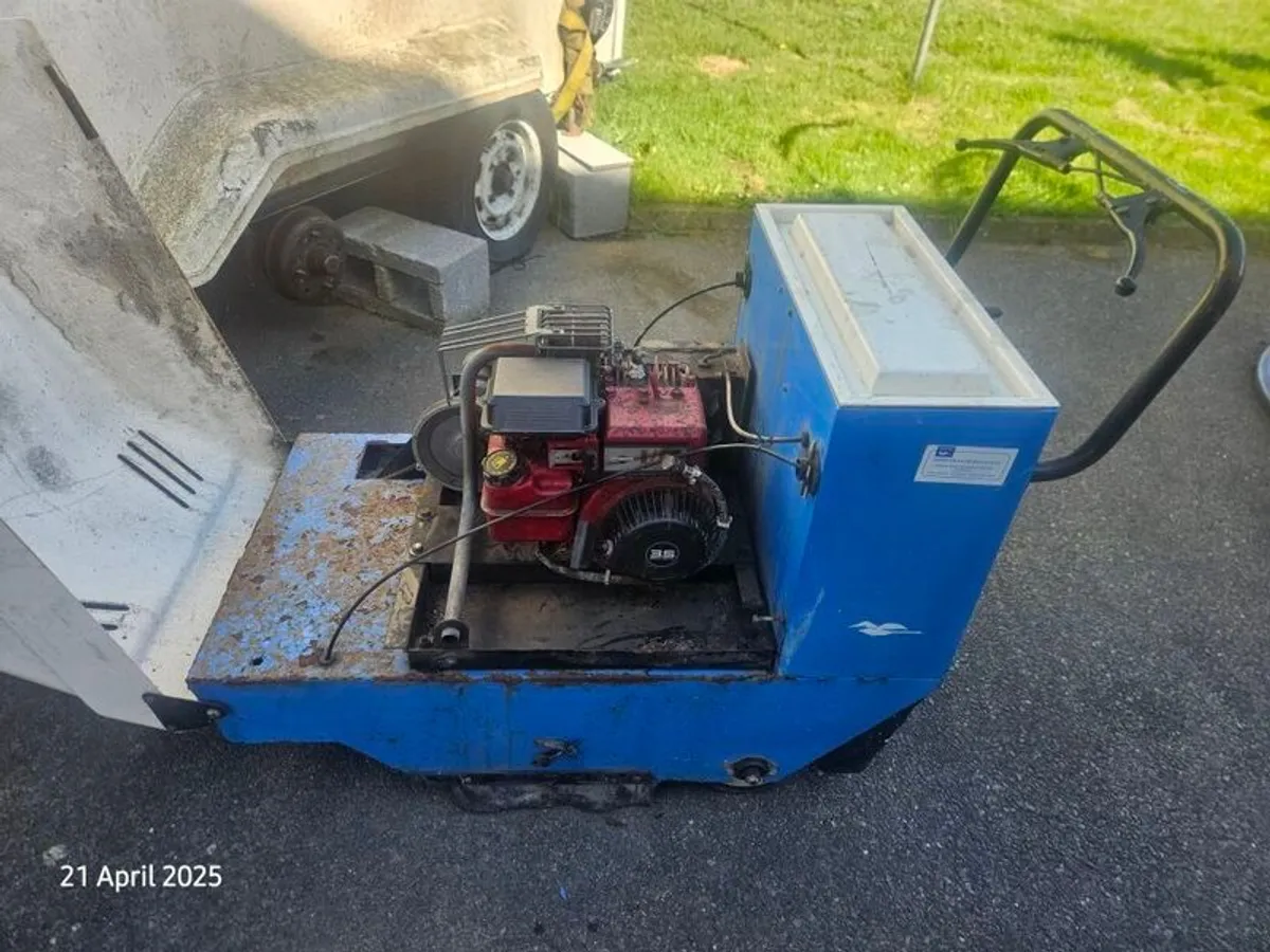 sweeper , self propelled - Image 3