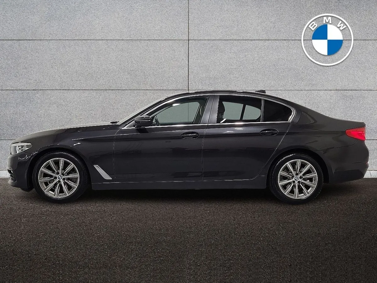 BMW 5 Series 520d SE Saloon - Image 4