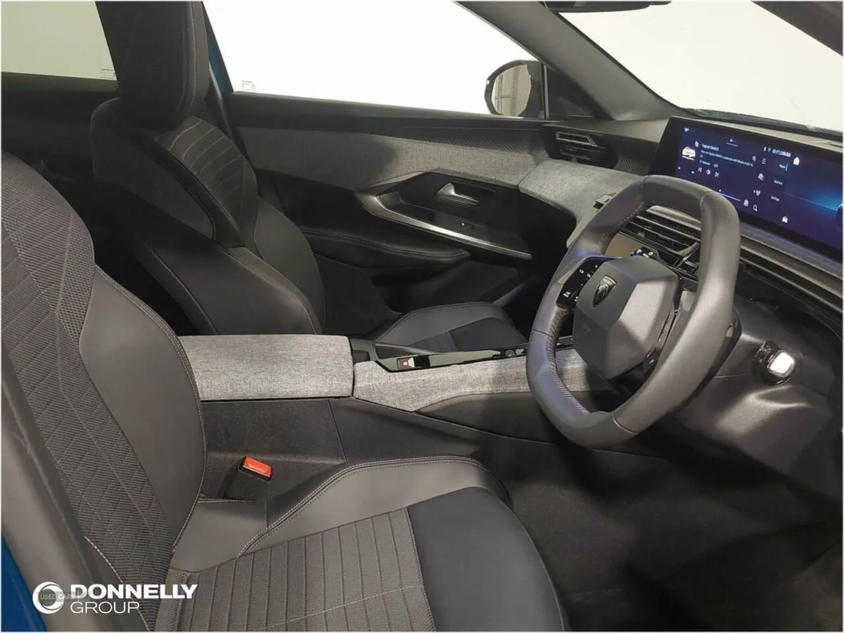 Peugeot 3008 1.2 Hybrid 136 Allure 5dr E-dsc6 - Image 4