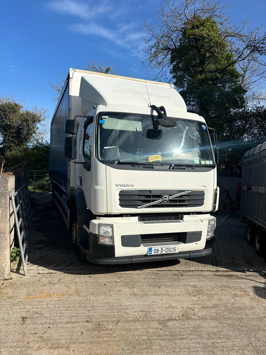 Volvo FE 280 with tail lift - Image 1