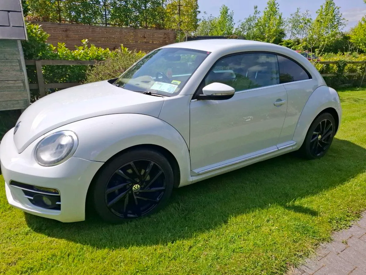 White VW Beetle - Image 2