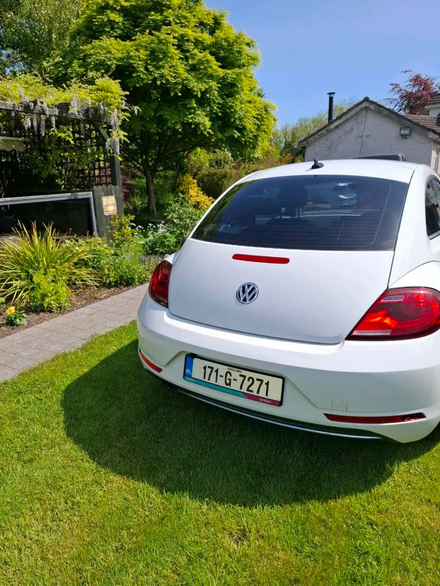 White VW Beetle - Image 3