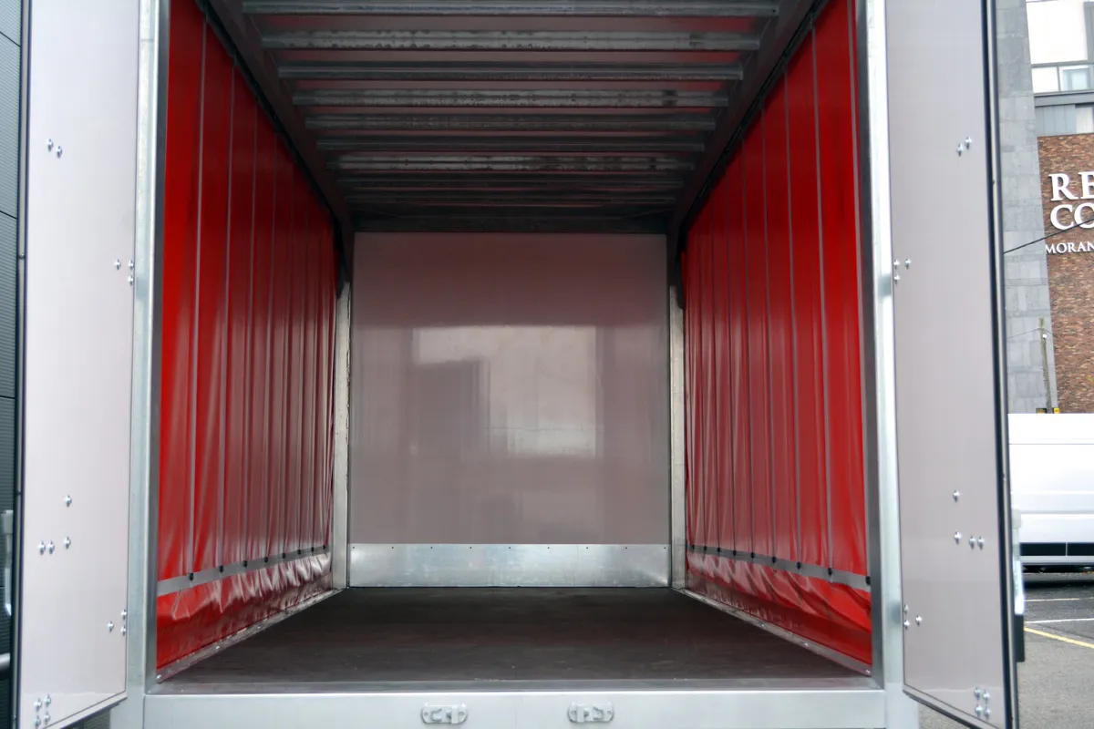 Fuso 7.5T GVW 18' Curtain HIRE 2-4yrs Service incl - Image 2