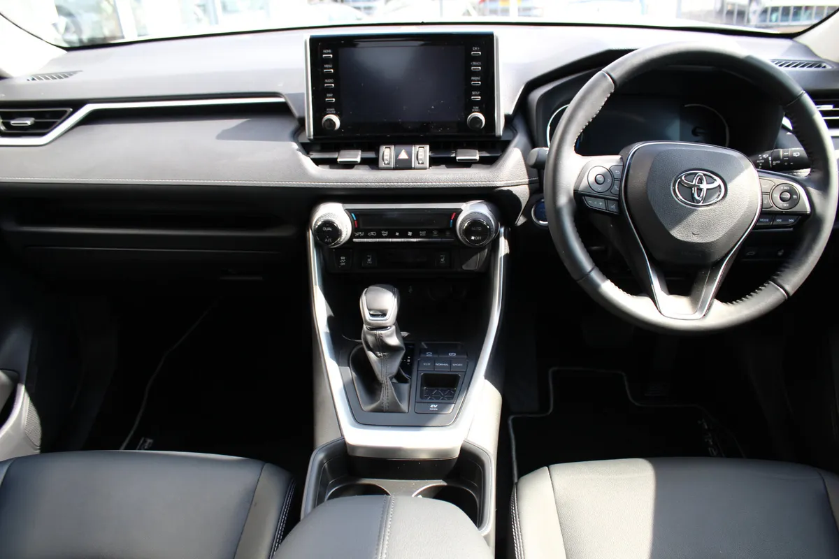 Toyota RAV4 Hybrid 2022 - Image 4