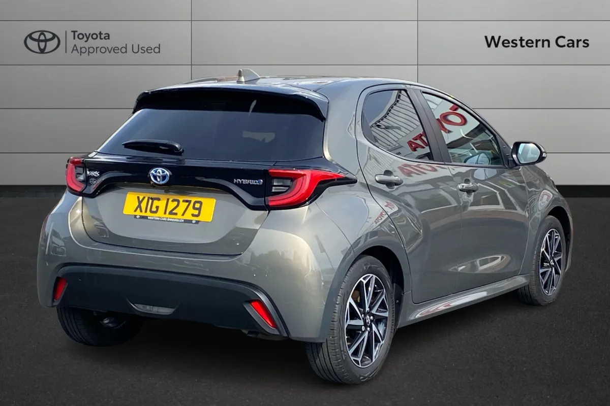 Toyota Yaris 2023 - Image 2