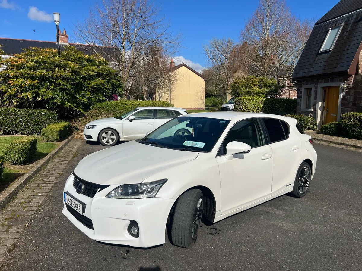 Lexus CT Auto -  Ncted - Image 1