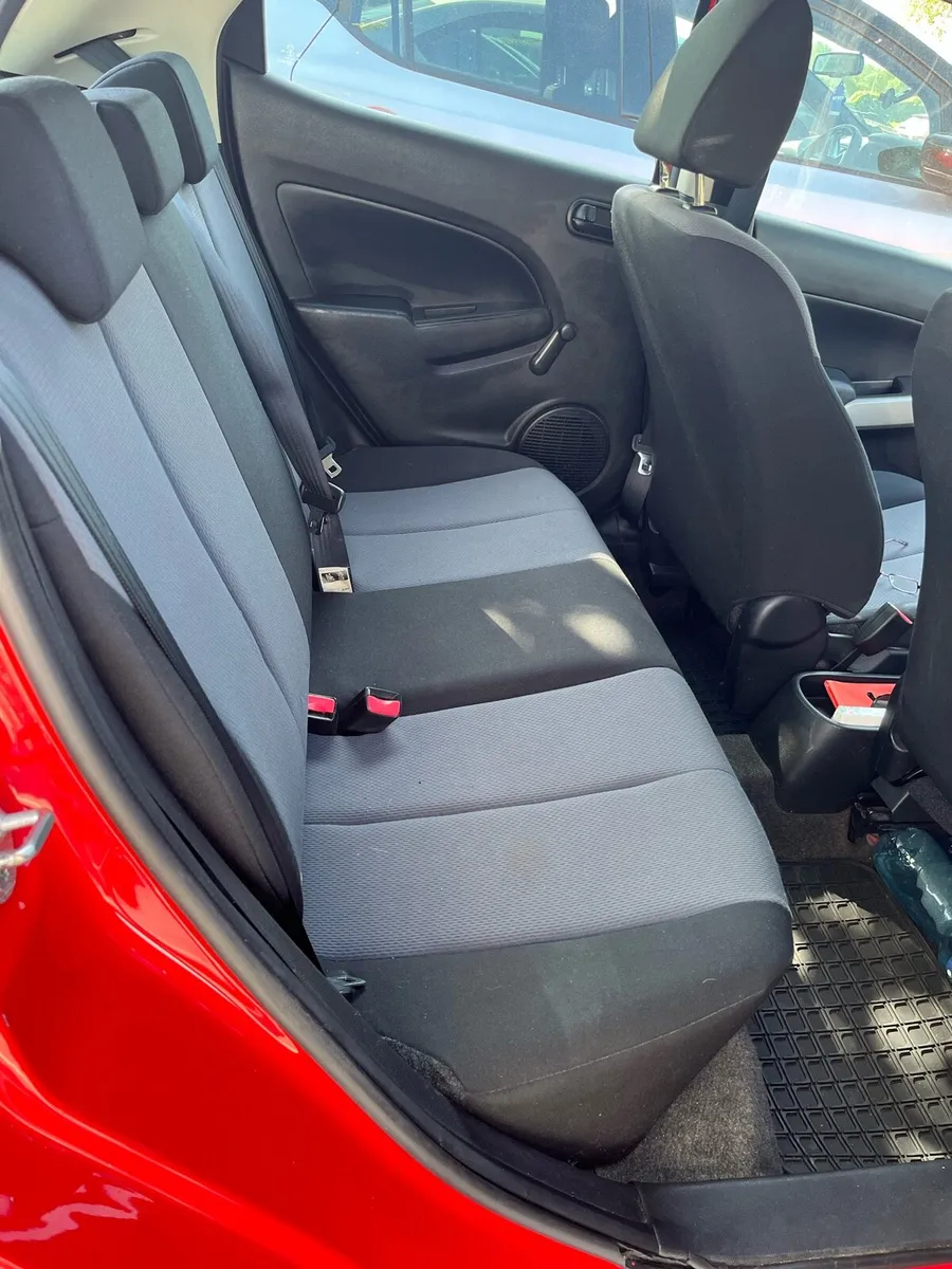 Mazda 2 - Image 4