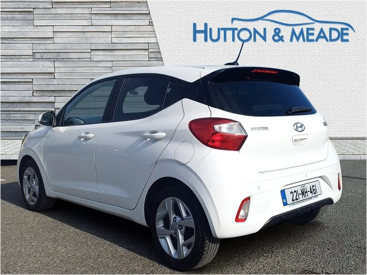 Hyundai i10 Delux 1.0 Petrol 5dr - Image 3