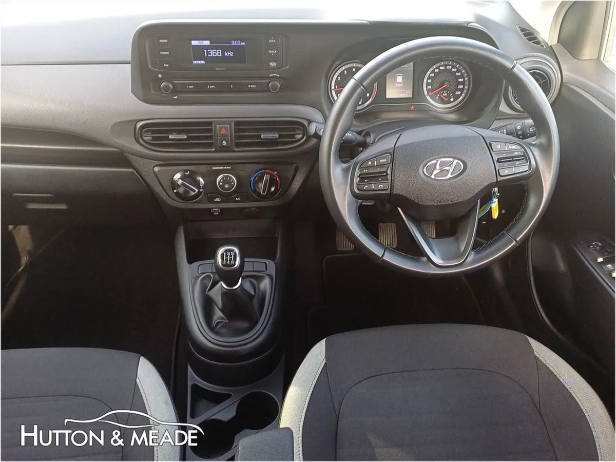 Hyundai i10 Delux 1.0 Petrol 5dr - Image 4