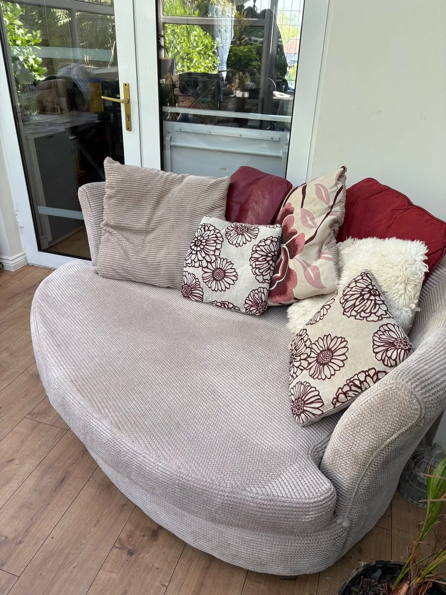 Couch - Image 3