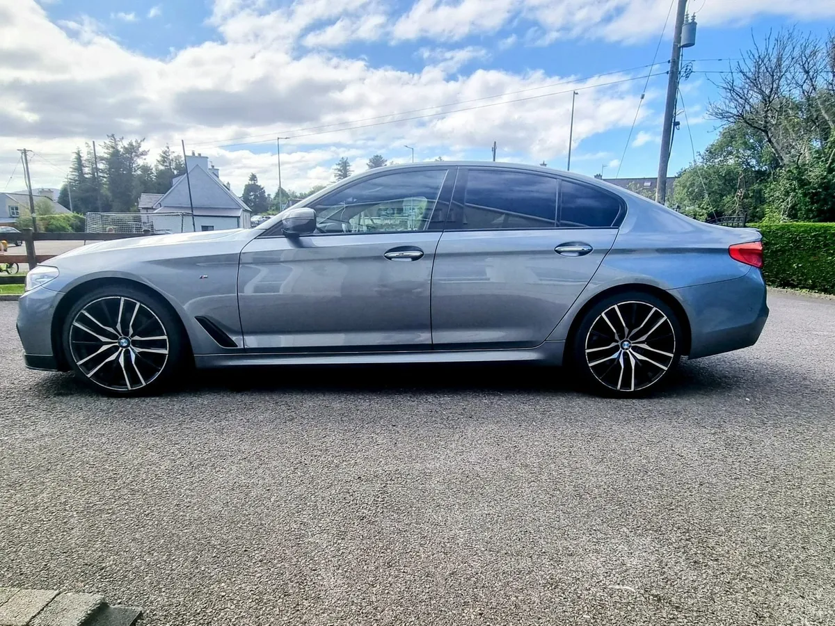 BMW 5-Series 2018 - Image 2