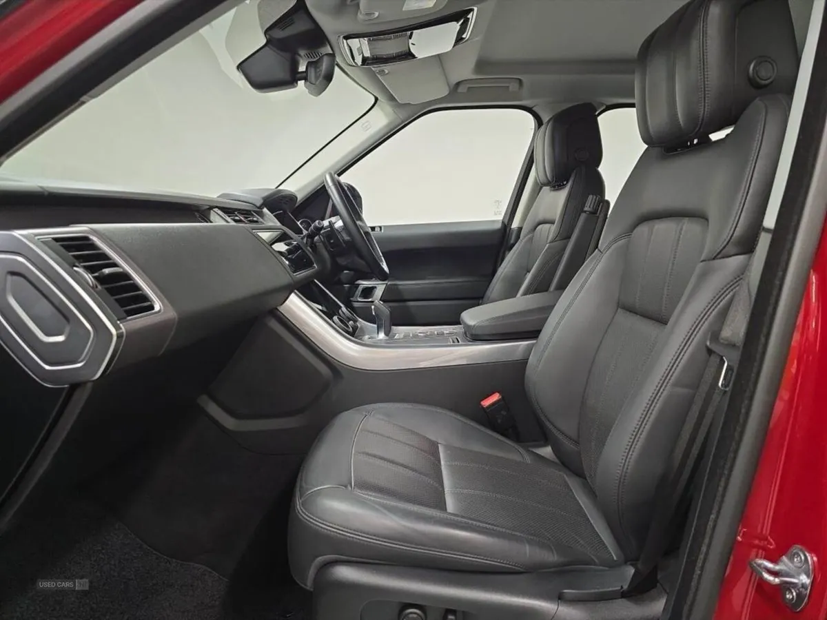 Land Rover Range Rover Sport 3.0 D300 HSE 5dr Auto - Image 3