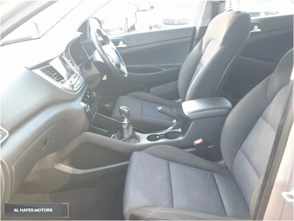 Hyundai Tucson  flash Sale 1.7 Diesel Premium - Image 4