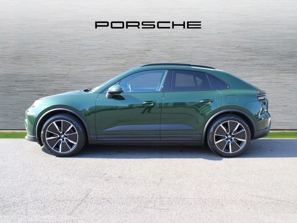 Porsche Macan 4 Electric - Image 4