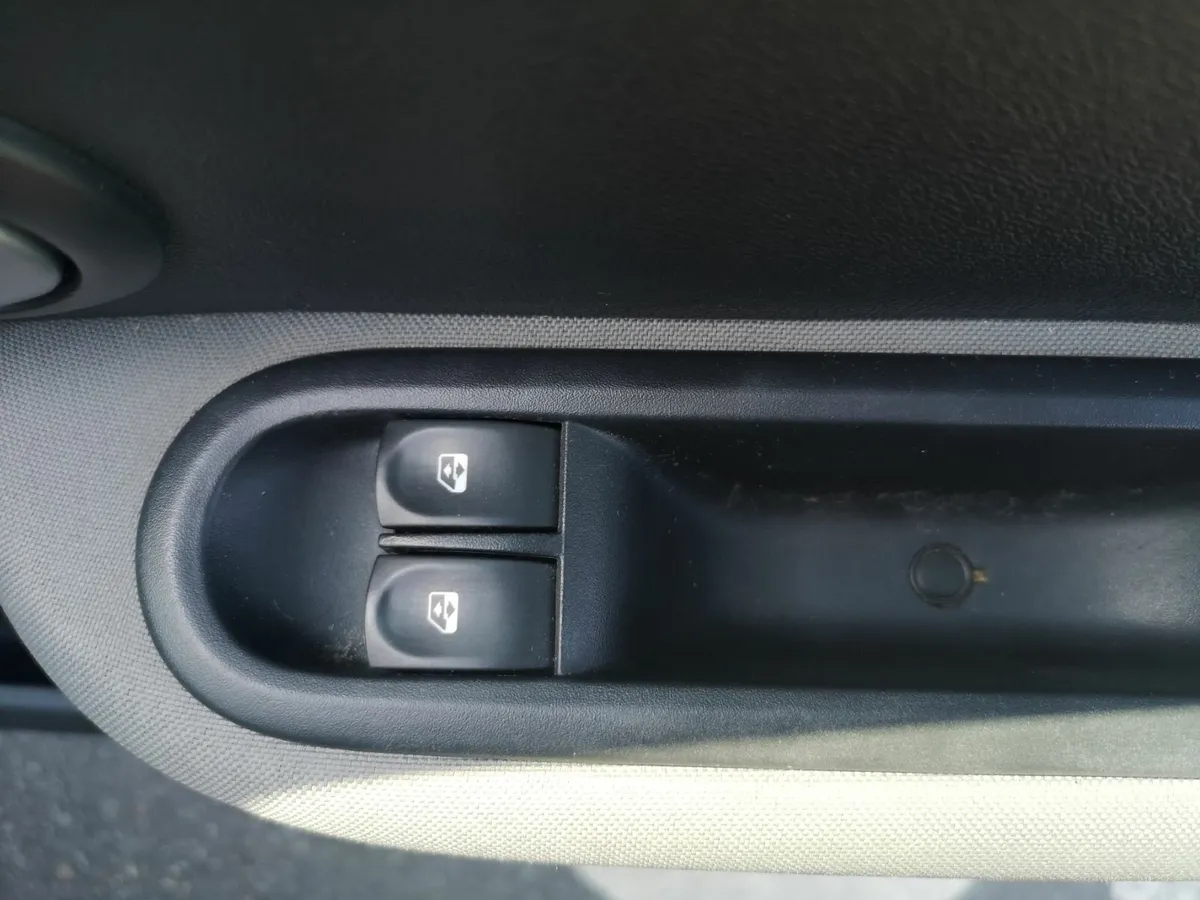 Renault Clio 2012 - Image 3