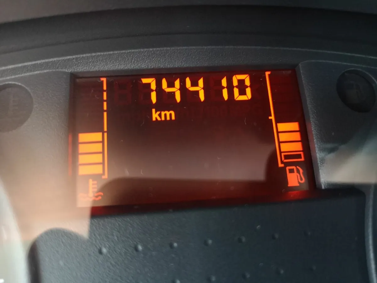 Renault Clio 2012 - Image 4