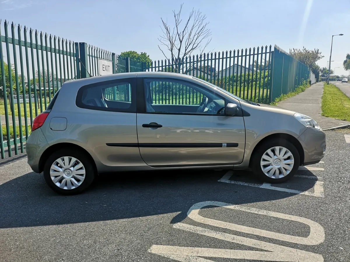 Renault Clio 2012 - Image 1