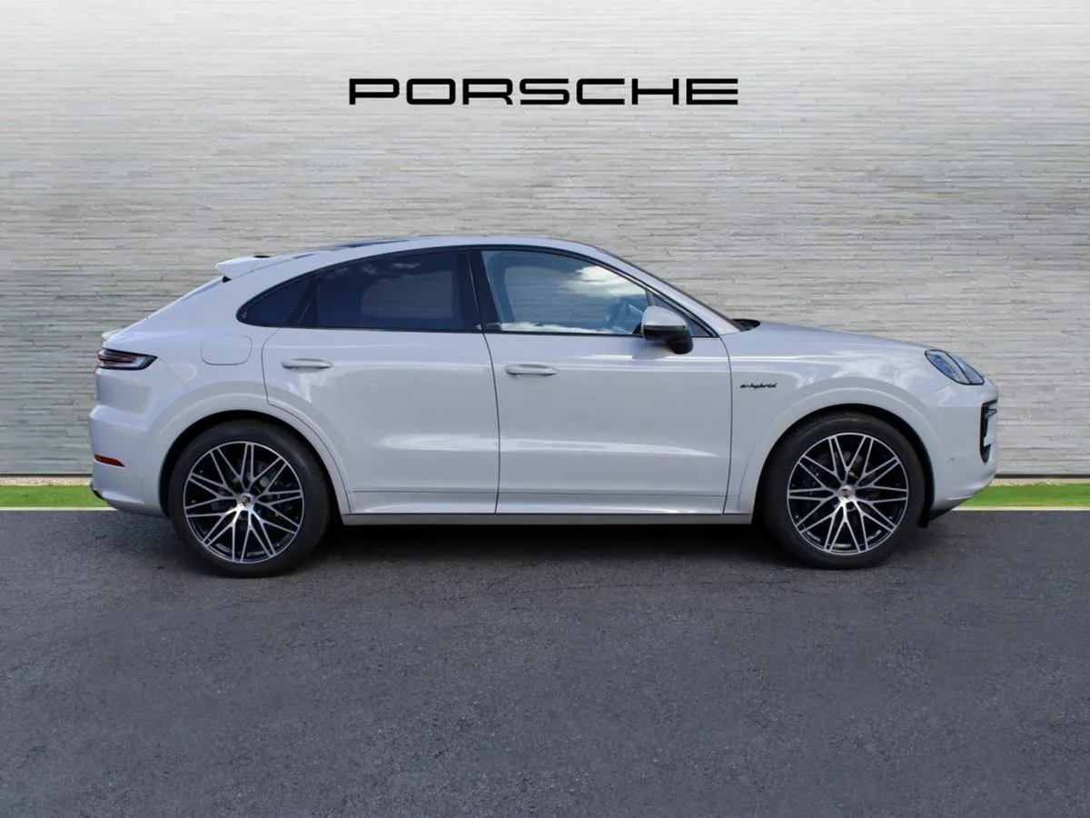 Porsche Cayenne E-hybrid Coupe - Image 4