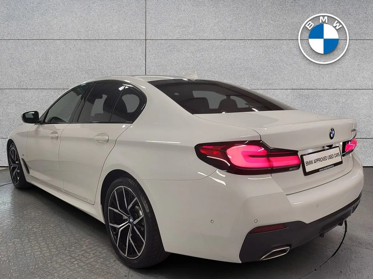 BMW 5 Series 520d M Sport (mht) 18 - Image 3