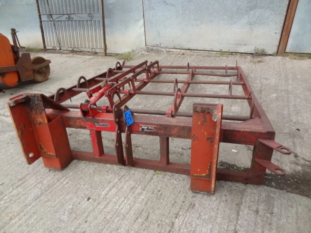 Flat 8 Bale Grab - Image 4