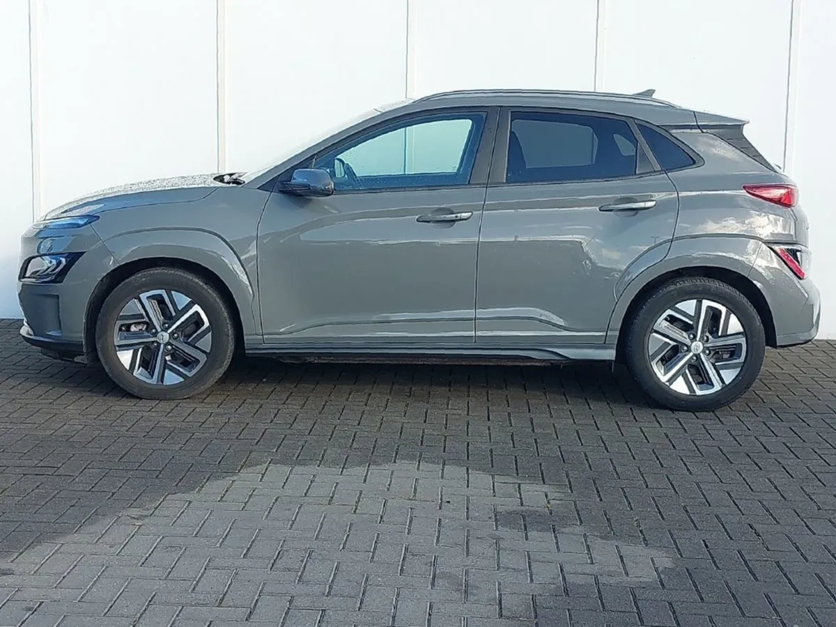 Hyundai Kona Kona Premium Ev Premium 204 64kwh ON - Image 4