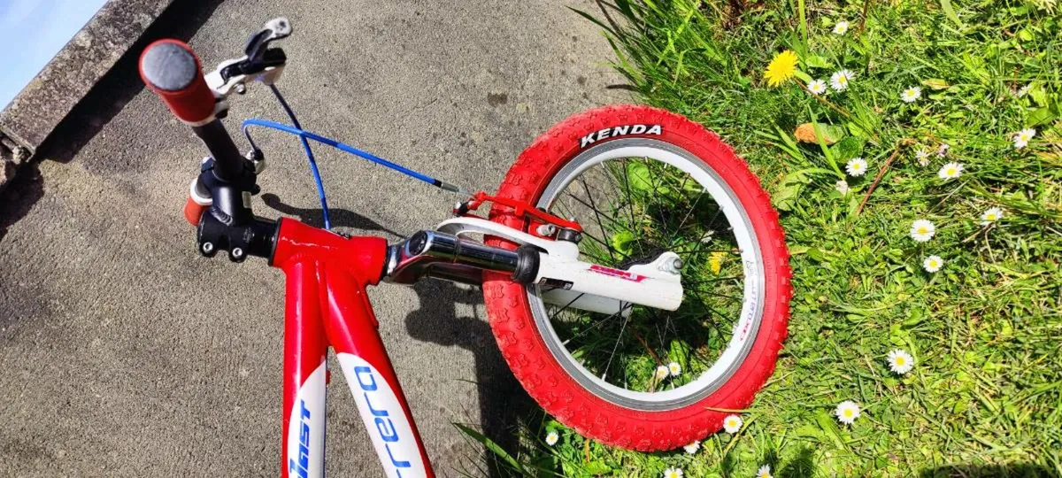 Kids bike - Image 3