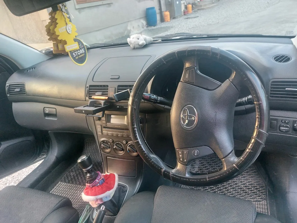 Toyota Avensis 2009 - Image 4