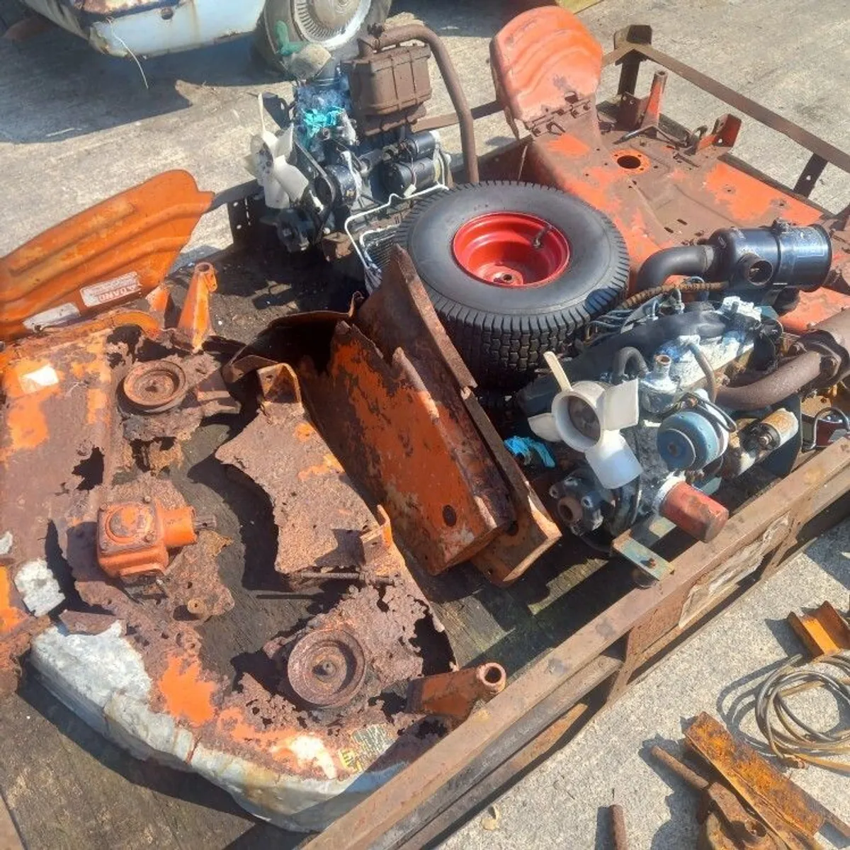 Kubota lawnmower parts - Image 1