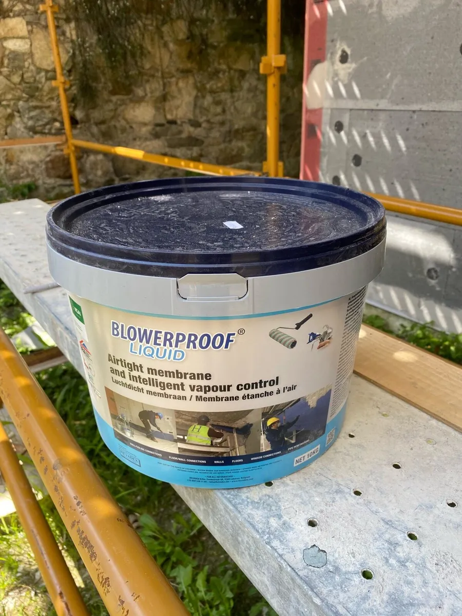 Blowerproof  liquid membrane