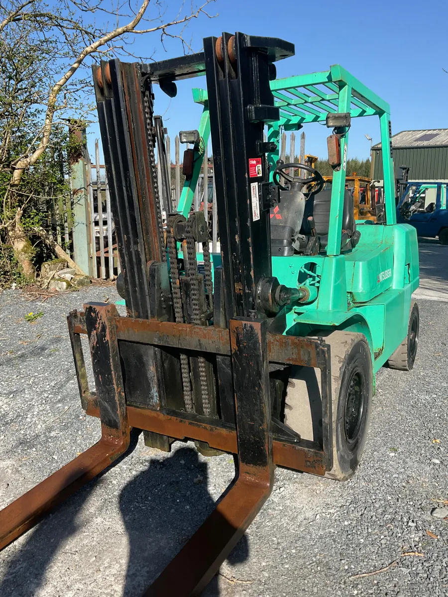 FORKLIFT - Image 4