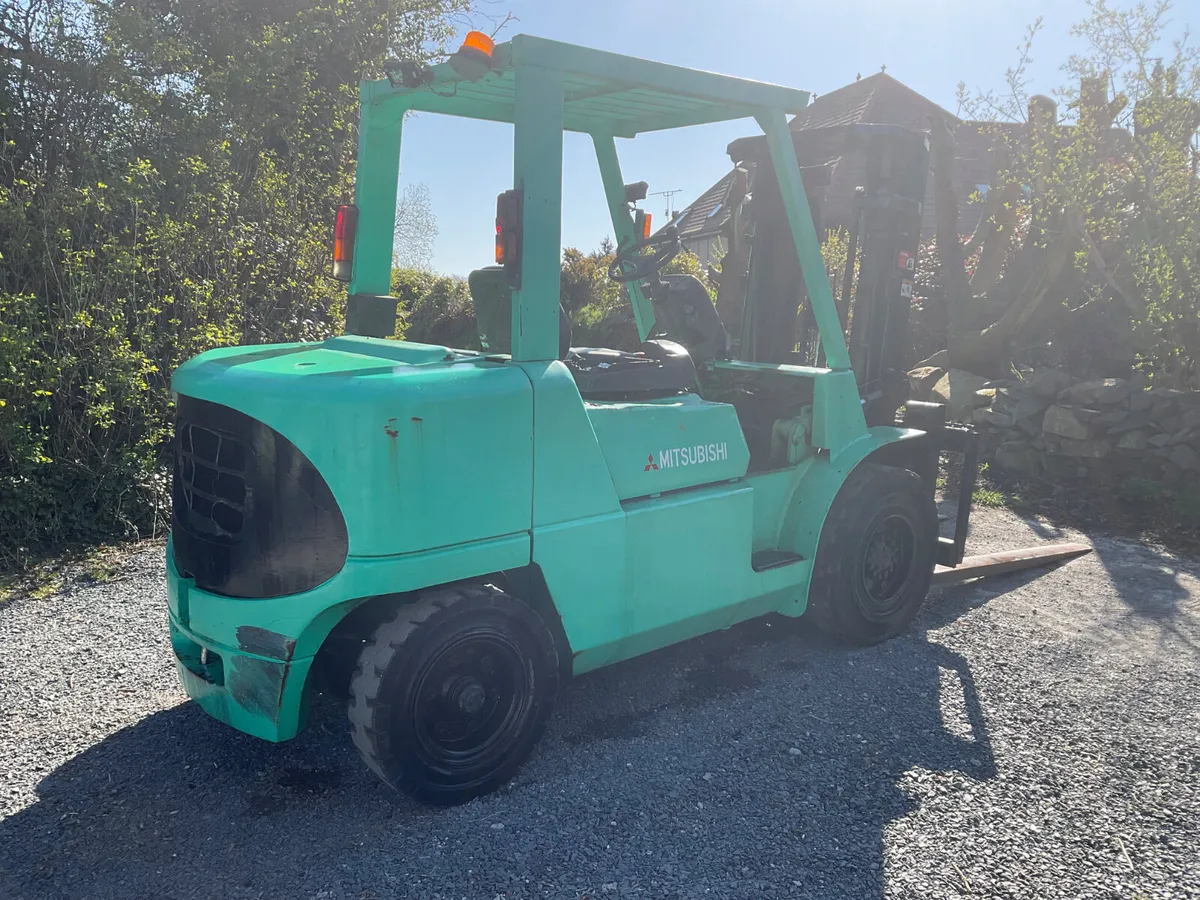 FORKLIFT - Image 2