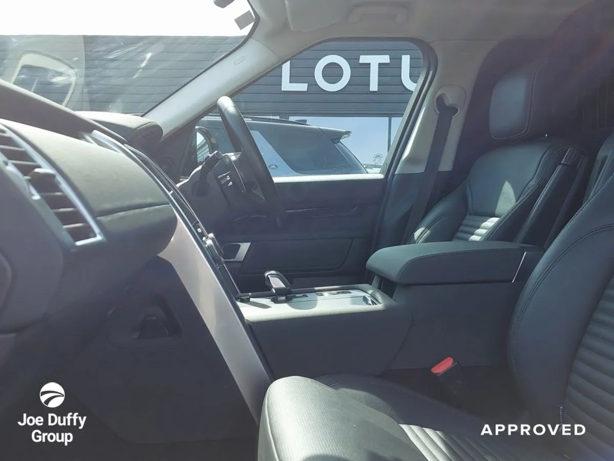 Land Rover Discovery 3.0 SD6 SE Commercial - Image 4