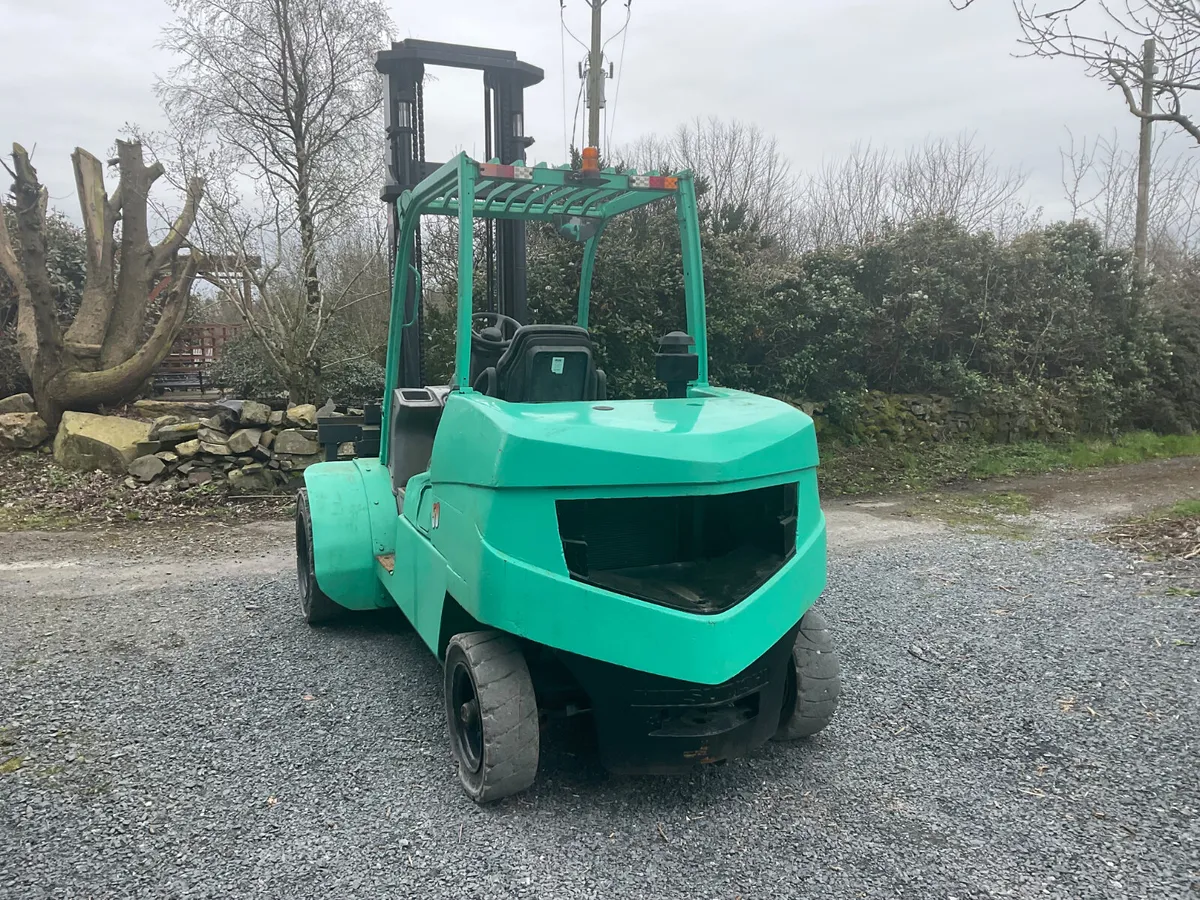 FORKLIFT - Image 1
