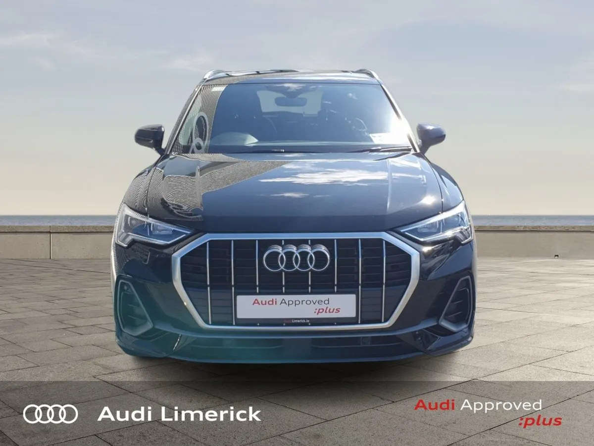 Audi Q3 45tfsi-e S Line Panoramic Sunroof - Image 3
