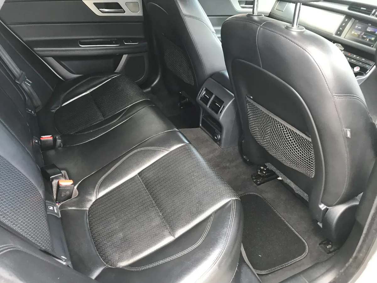 161 JAGUAR XF 2.0L PRESTIGE DIEEL AUTOMATIC... - Image 3